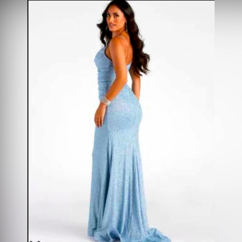 Dress - Picture 2 of 4